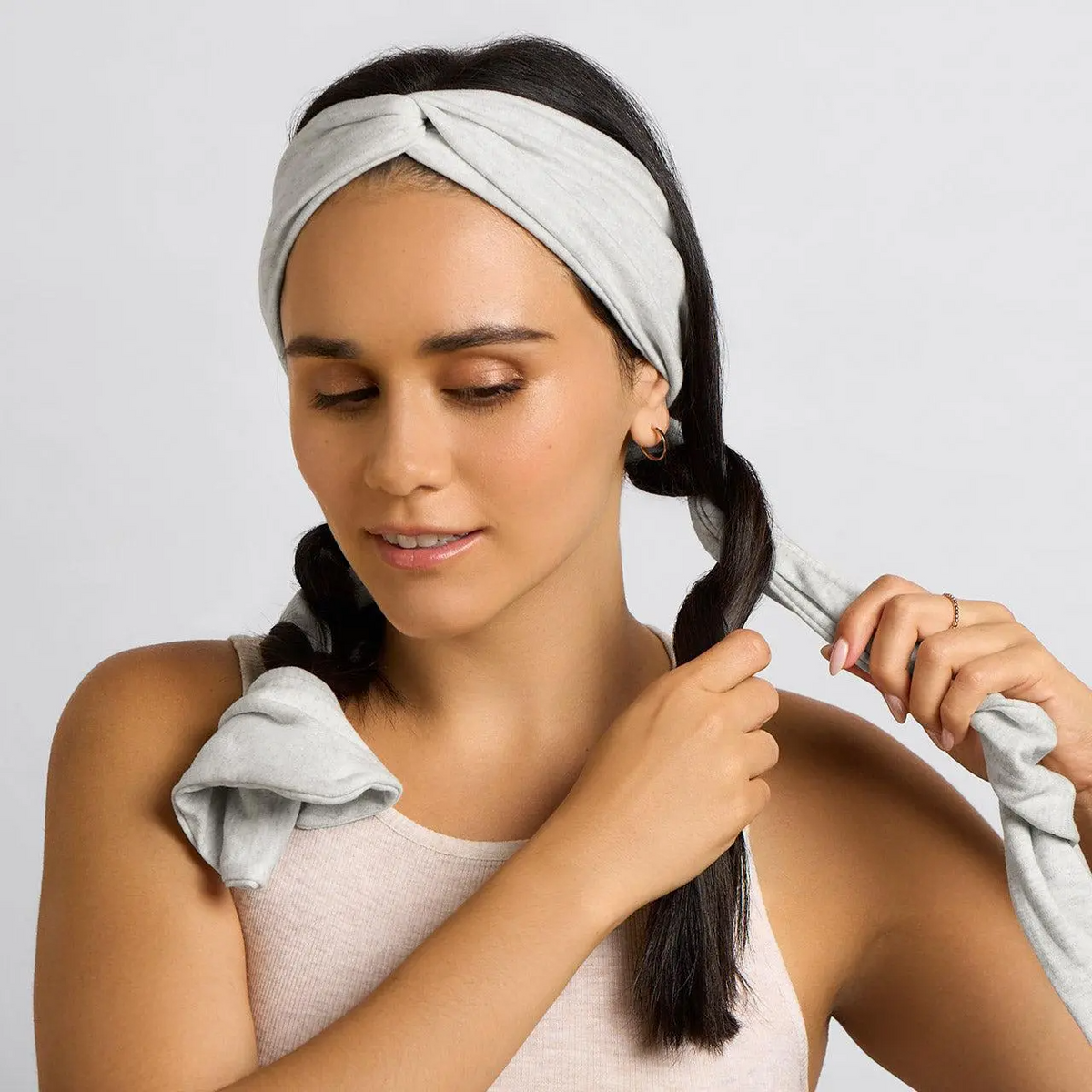Heatless Headband Creates Soft Natural Curls