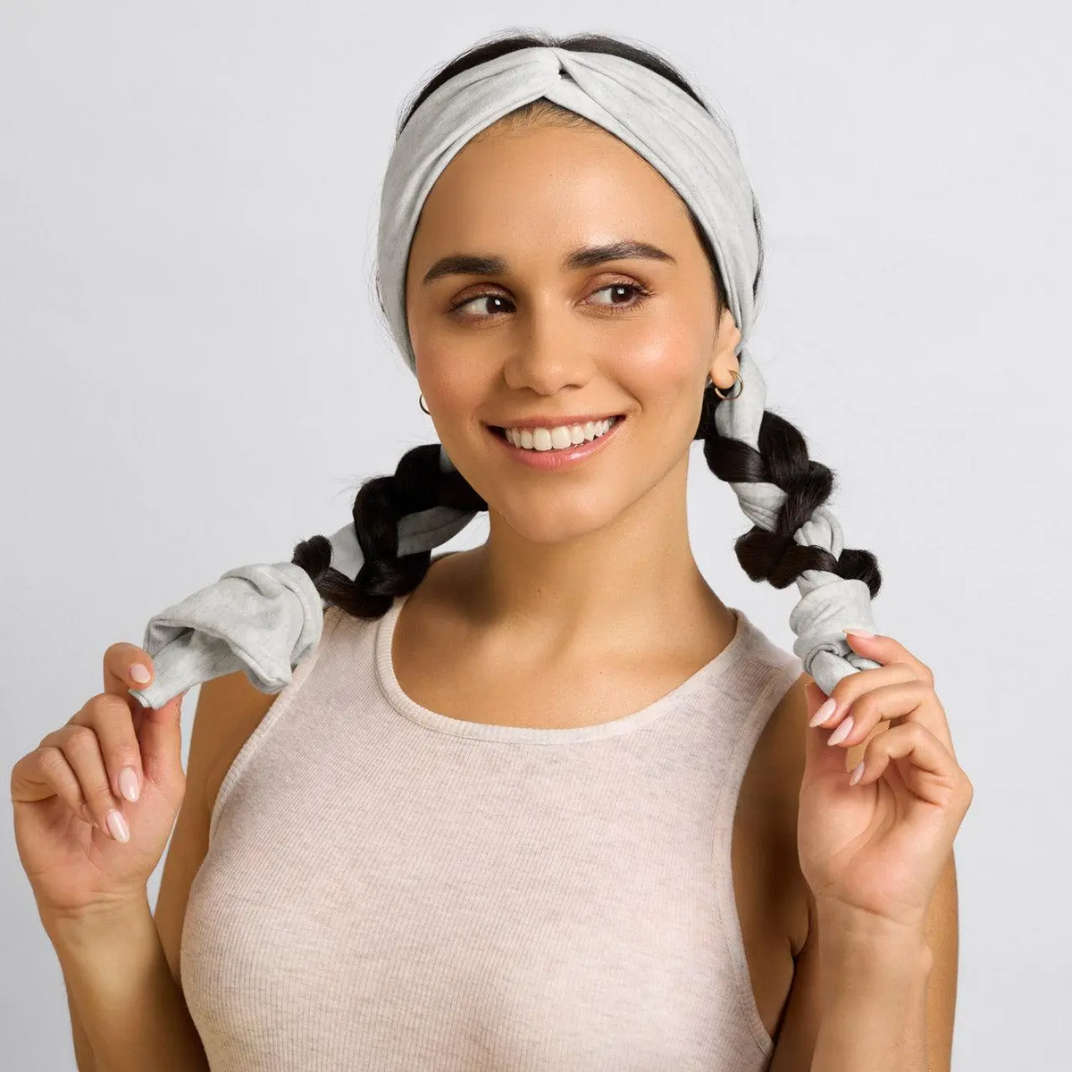 Heatless Headband Creates Soft Natural Curls